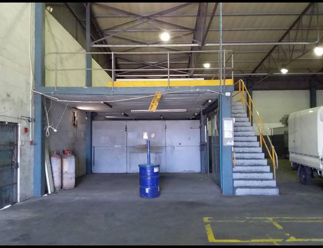 2,443M² WAREHOUSE RENTED IN EPPING INDUSTRIAL